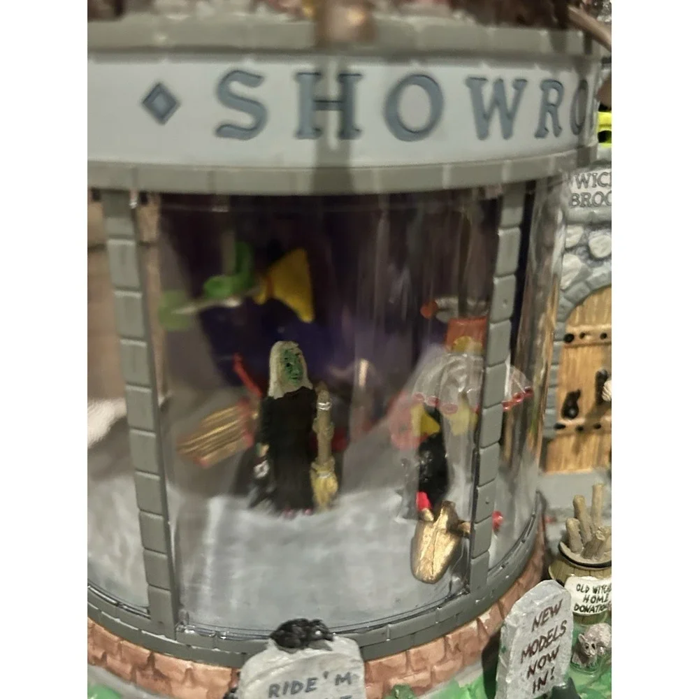 Lemax Spooky Town Wicked Fast Broomsticks RETIRED Witches Movement & Lights READ